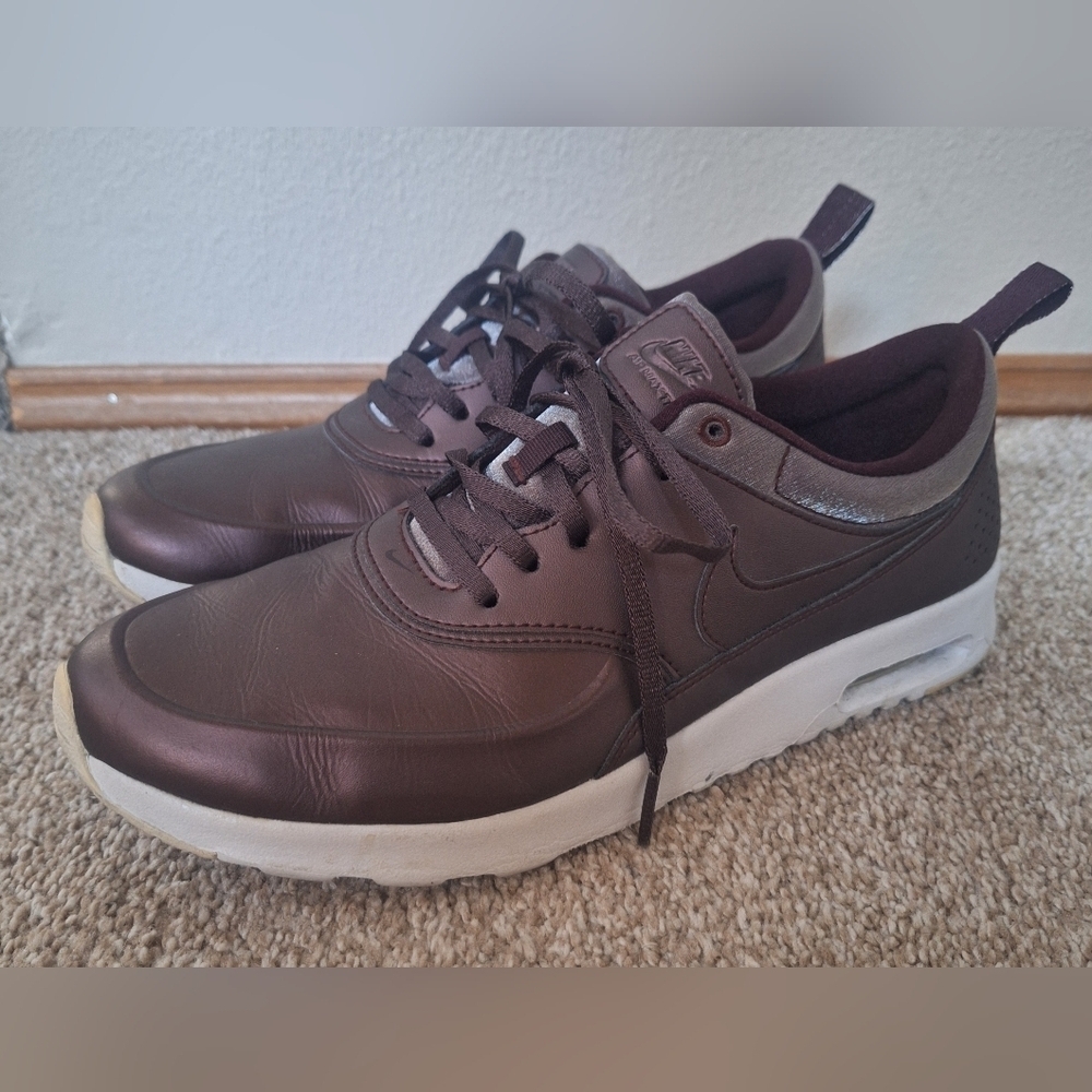 Nike Air Max Thea Premium Metallic Mahogany Sneakers Womens  Size 9.5
